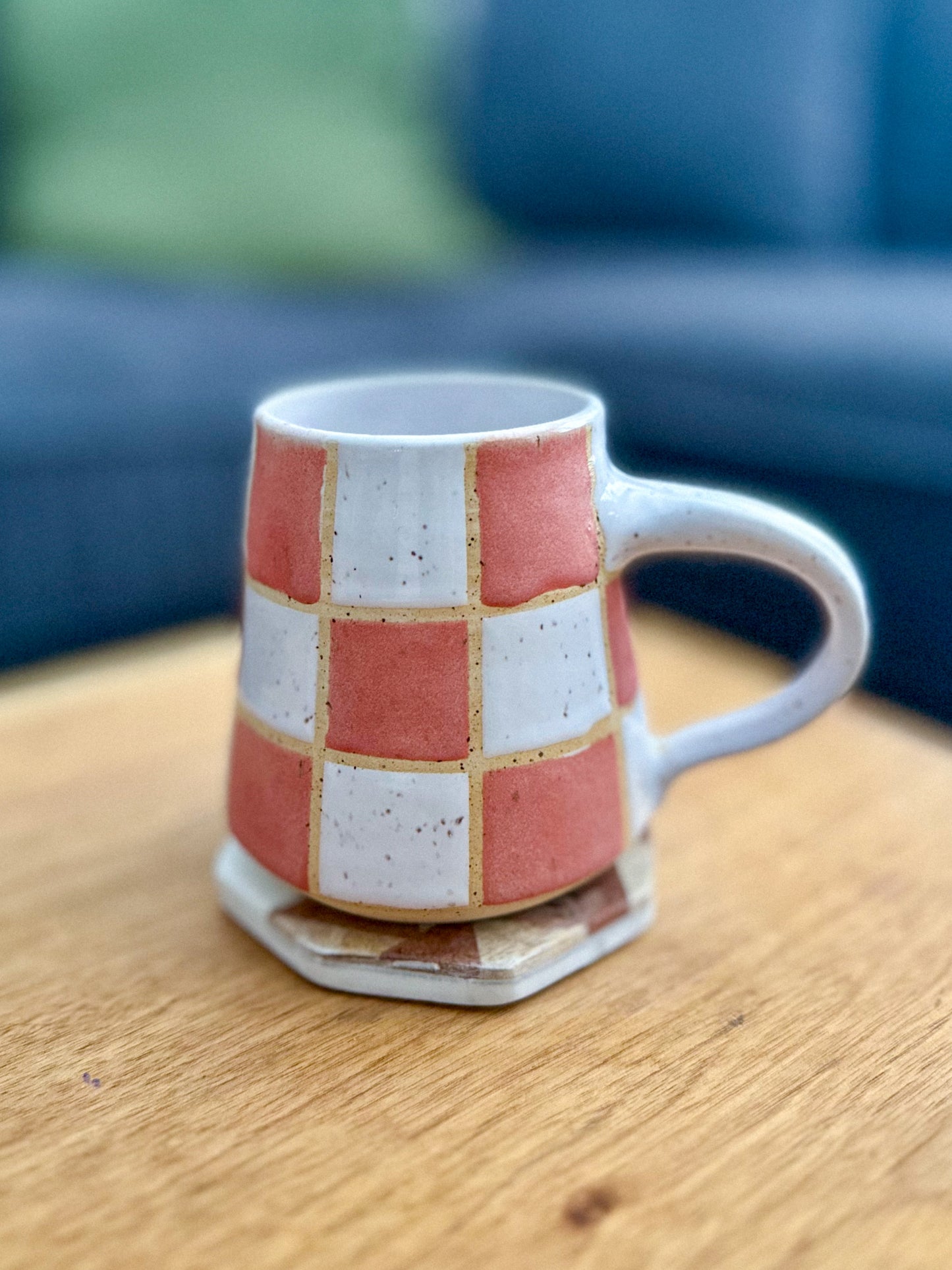 PINK CHECKER MUG