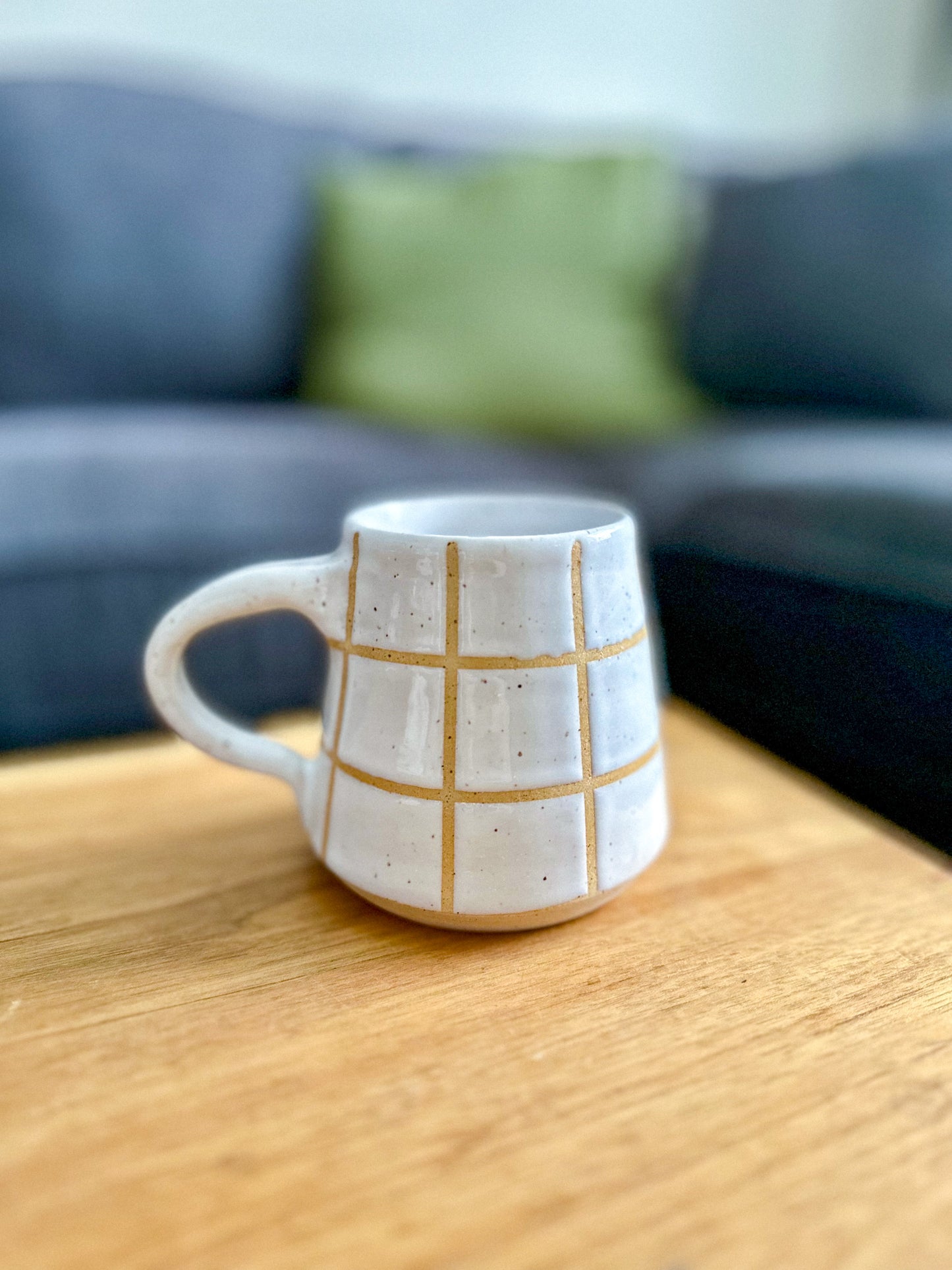 WHITE GRID MUG