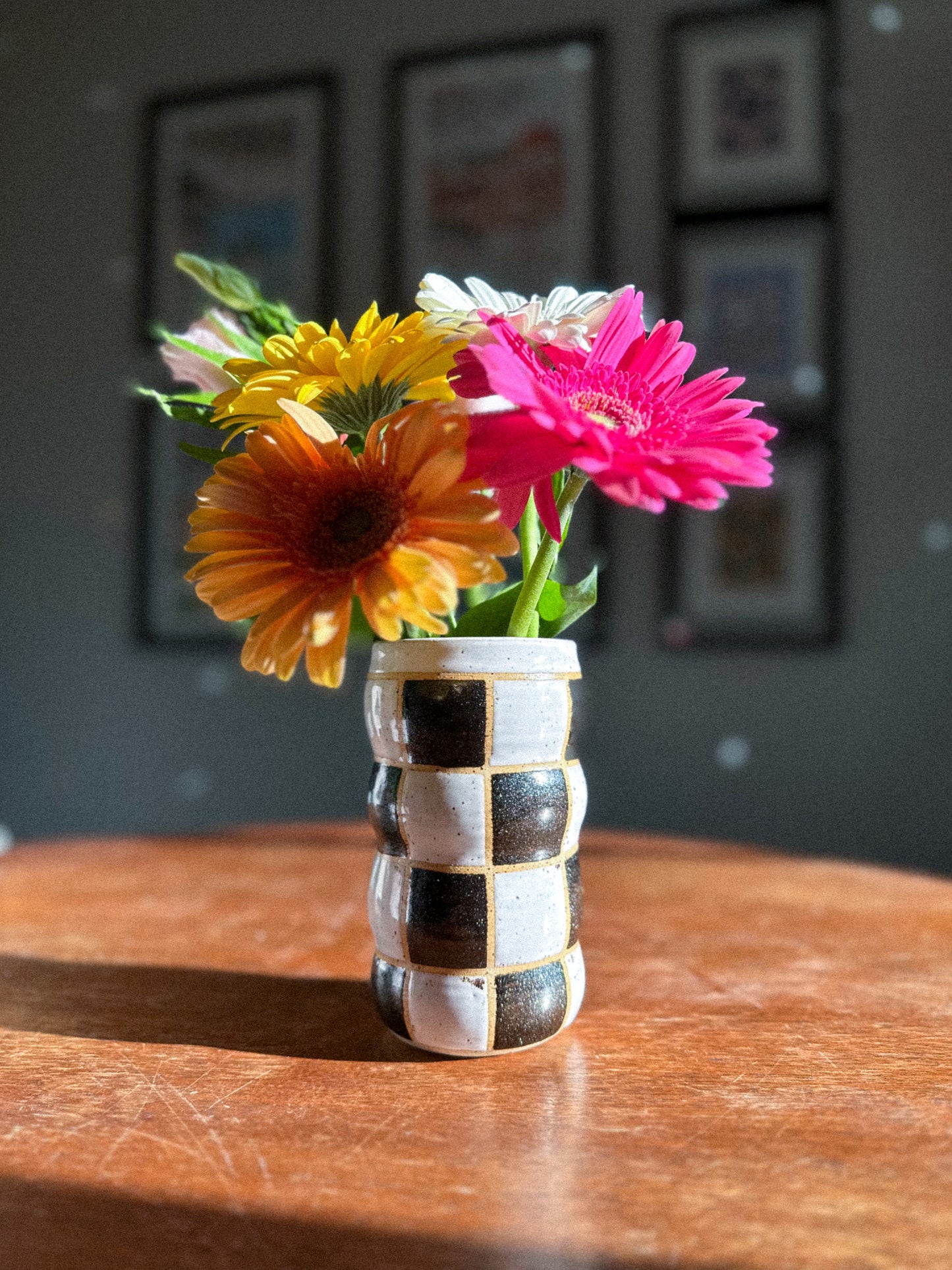 WAVY BABY VASE - CLASSIC CHECKER