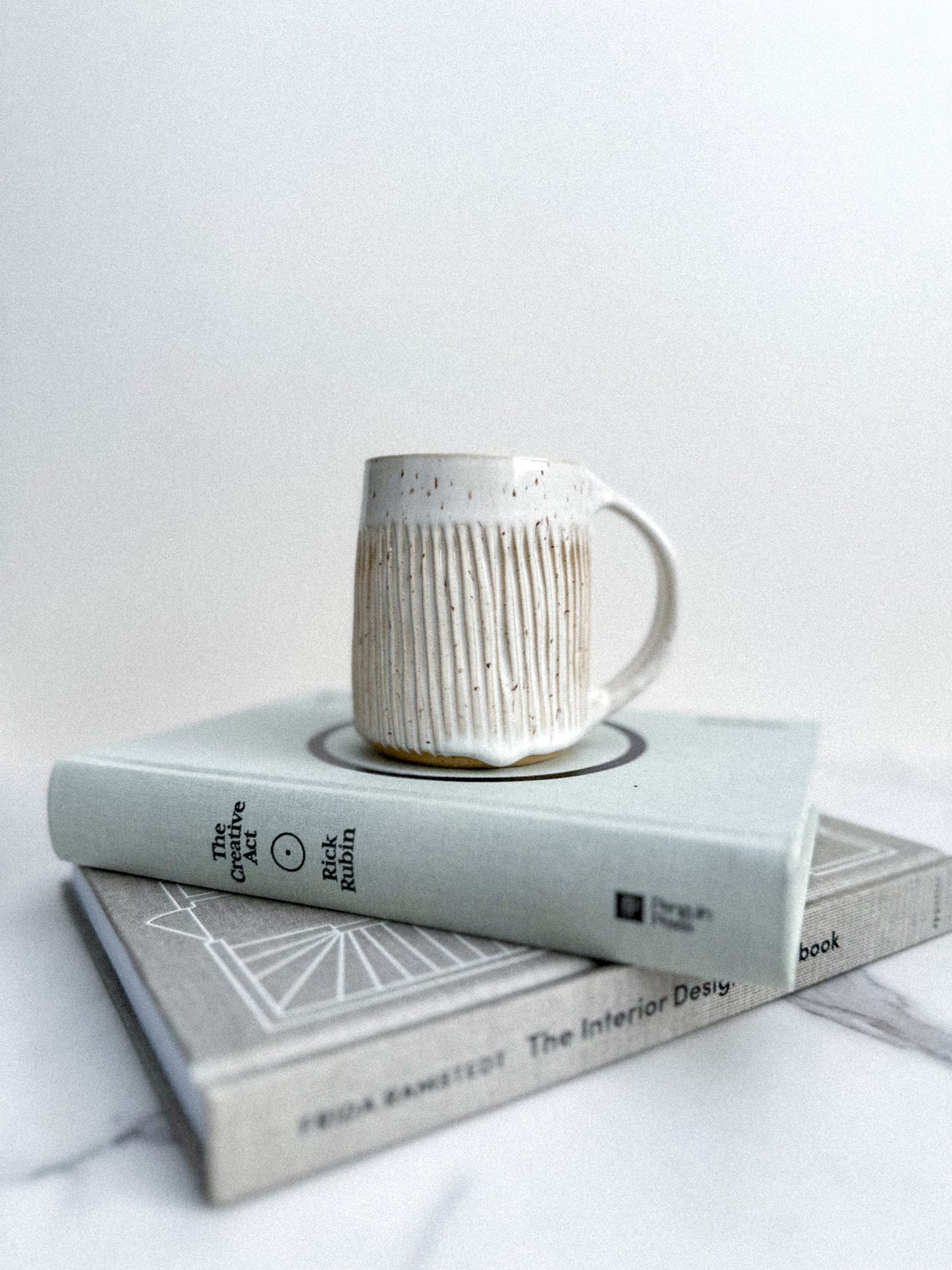 SMALL CARVED MUG - WHITE