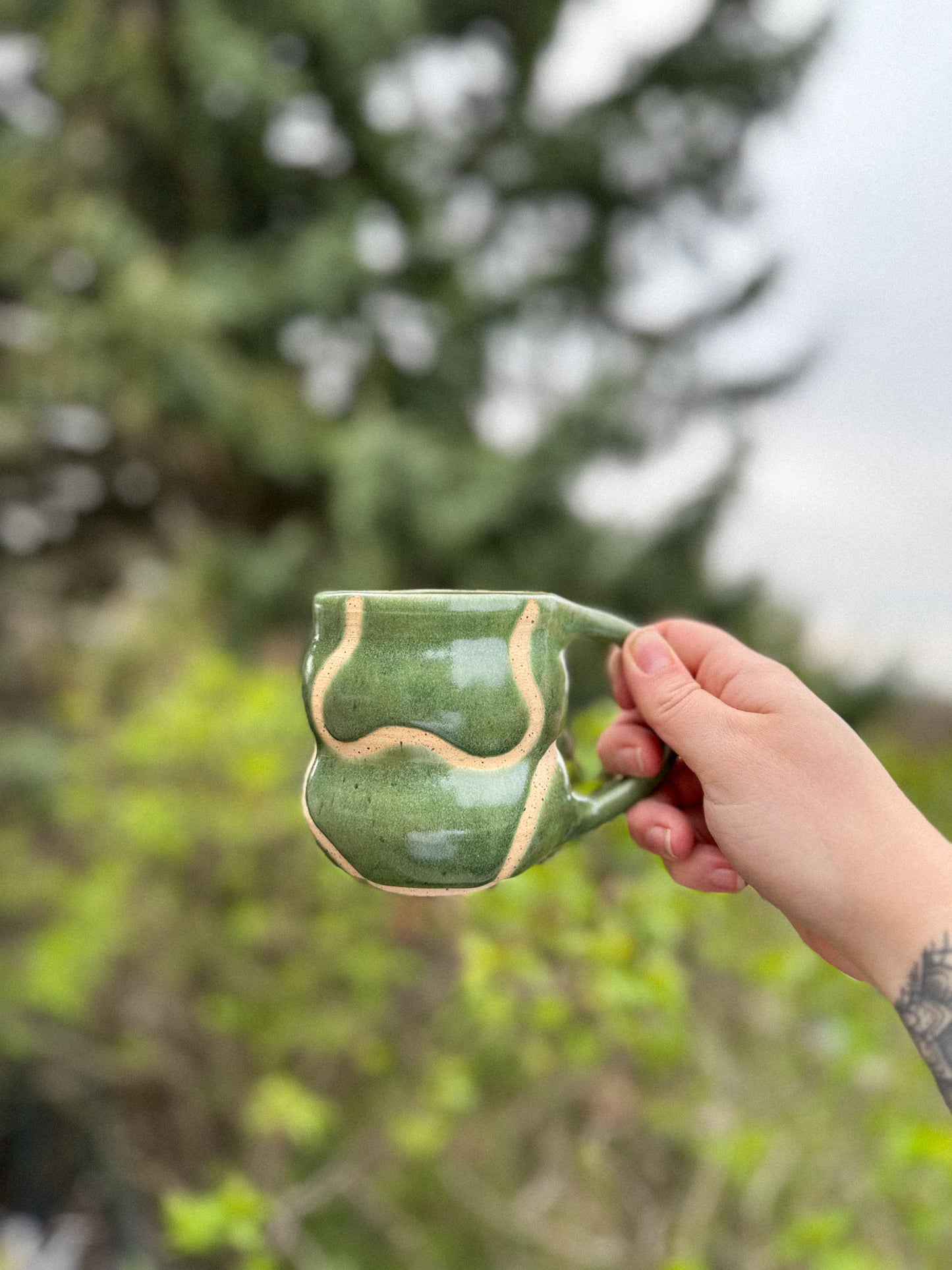 SHORT WAVY BABY MUG - ABSTRACT GREEN