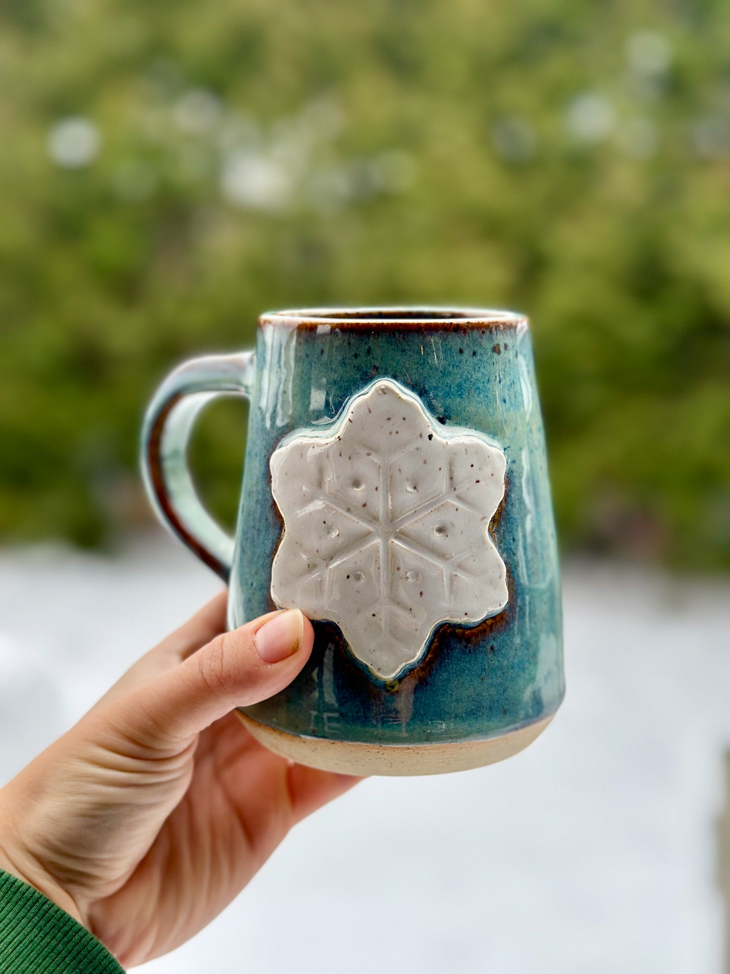 BLUE SNOWFLAKE MUG