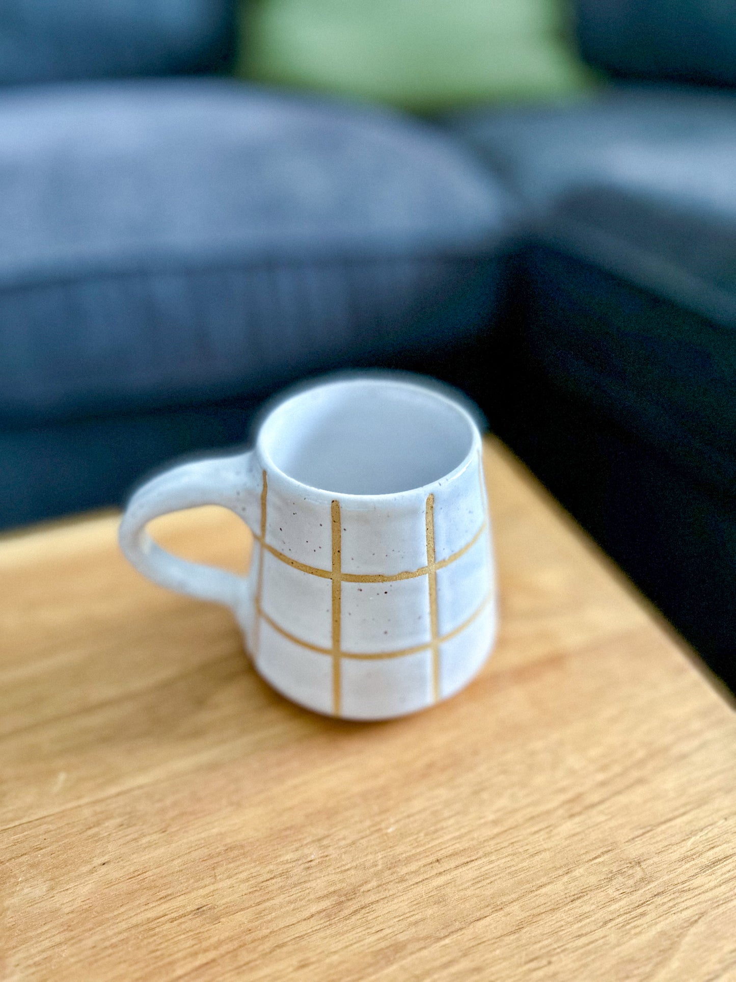 WHITE GRID MUG