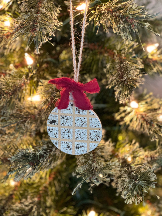 ROUND ORNAMENT - WINTERWOOD