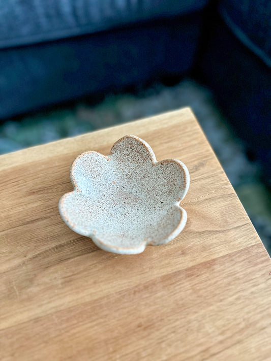 FLOWER TRINKET DISH - BROWN SPECK