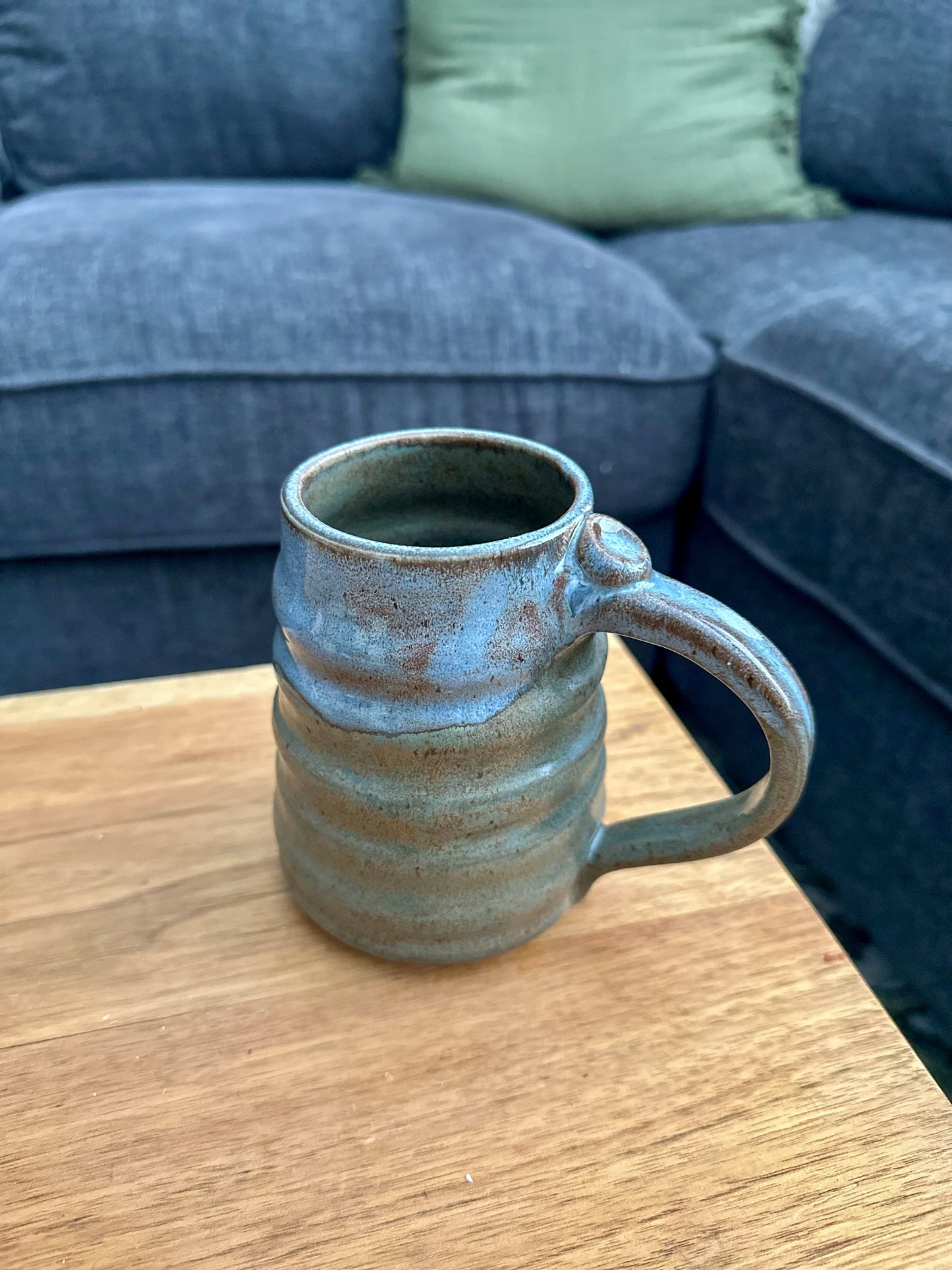 SMOKE GREEN WAVY MUG