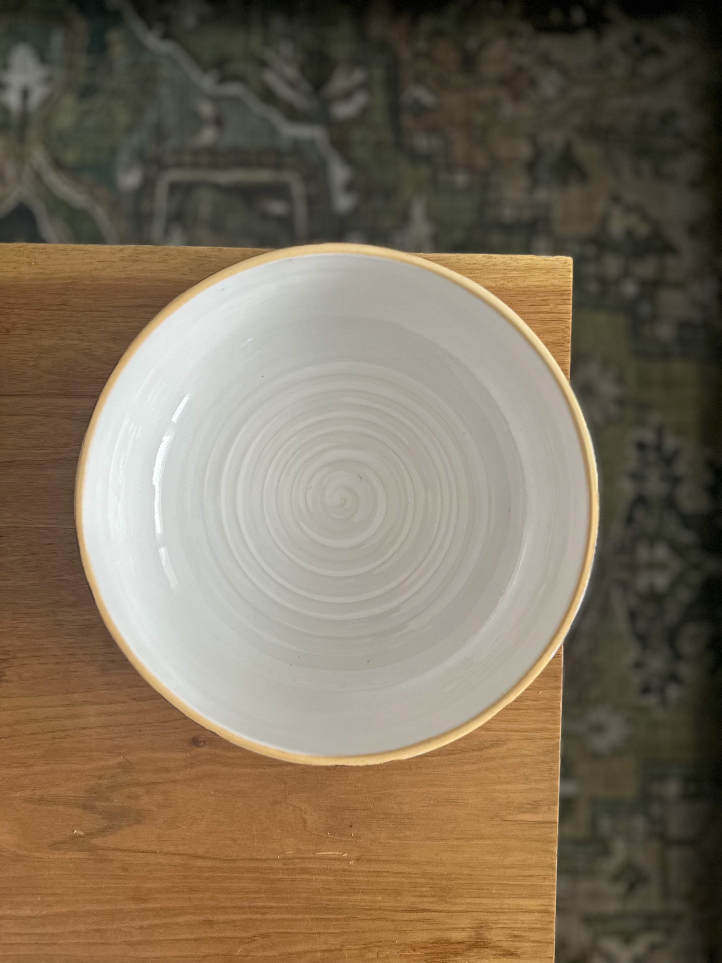 SPARKLE BLACK + WHITE SERVING BOWL