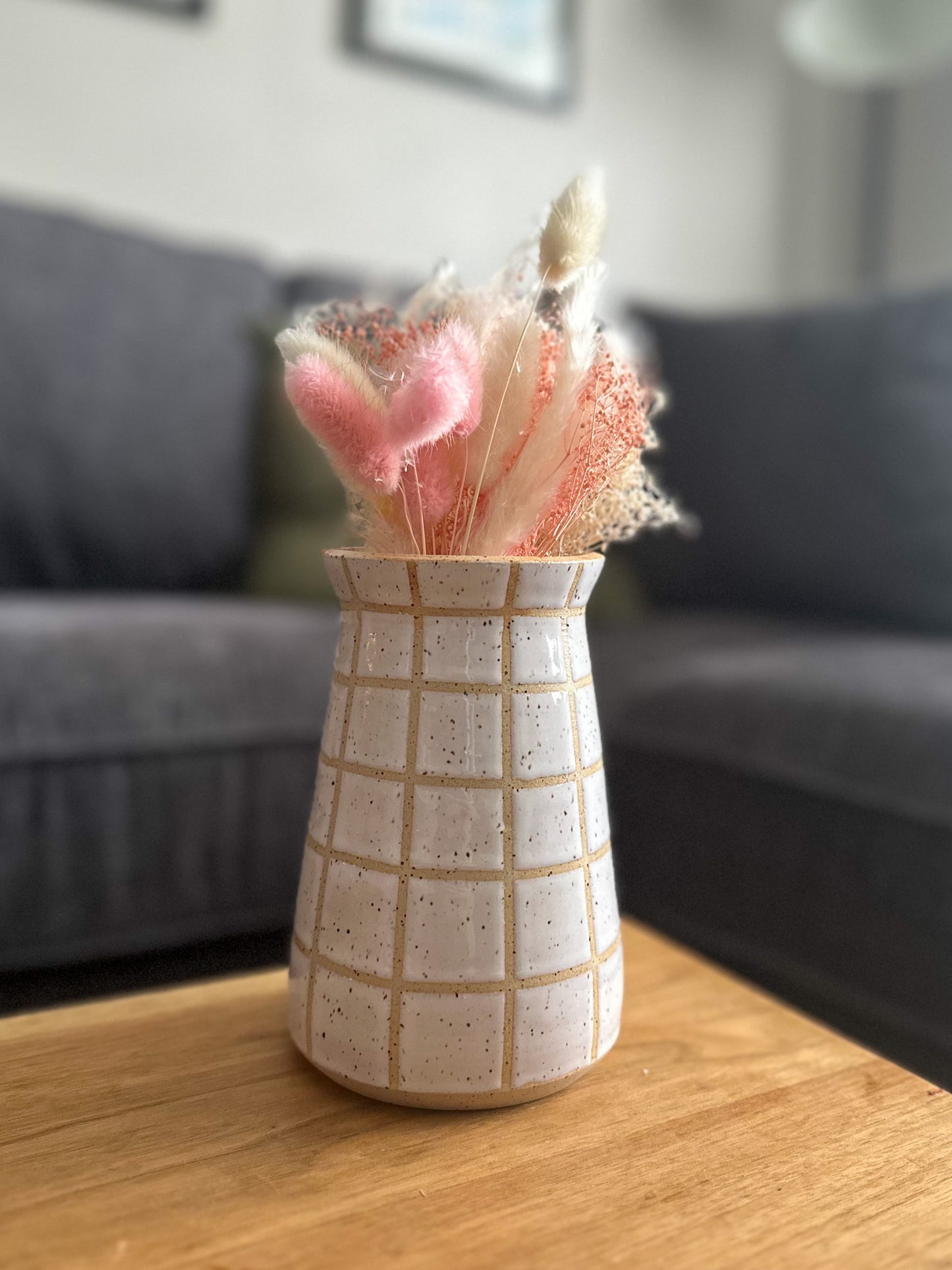 WHITE GRID VASE