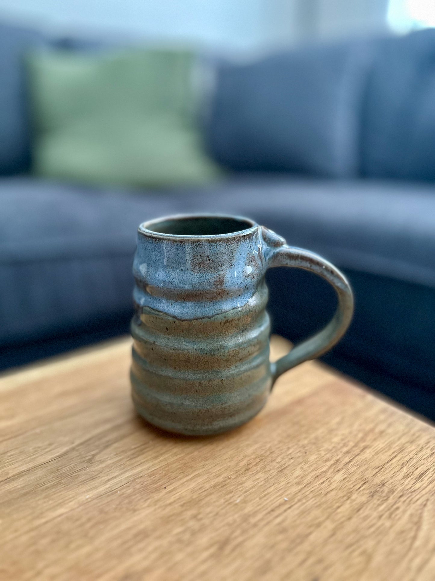SMOKE GREEN WAVY MUG