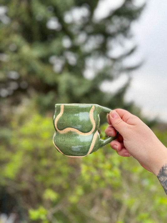 SHORT WAVY BABY MUG - ABSTRACT GREEN